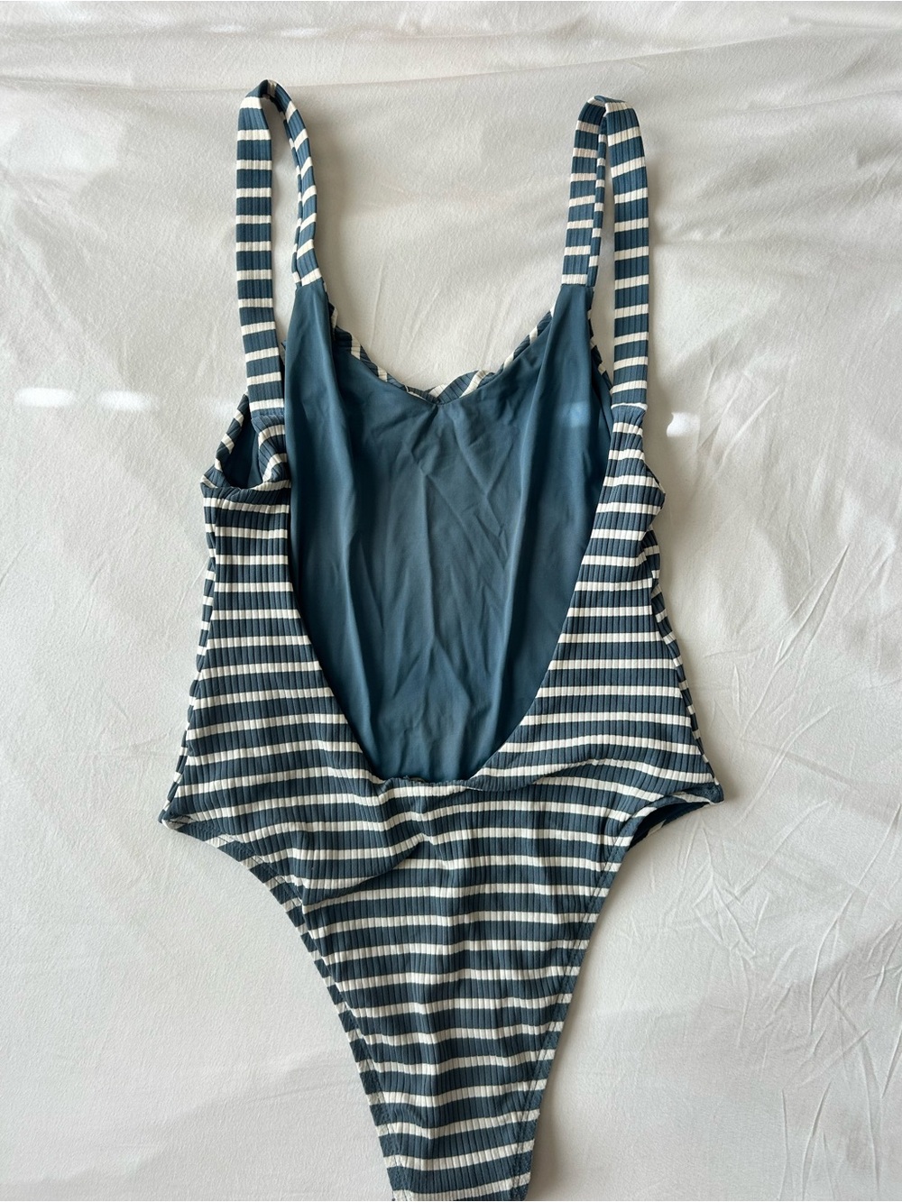 Vitamin A Striped Navy & White Women’s One-Piece Swimsuit Size M - Picture 2 of 3